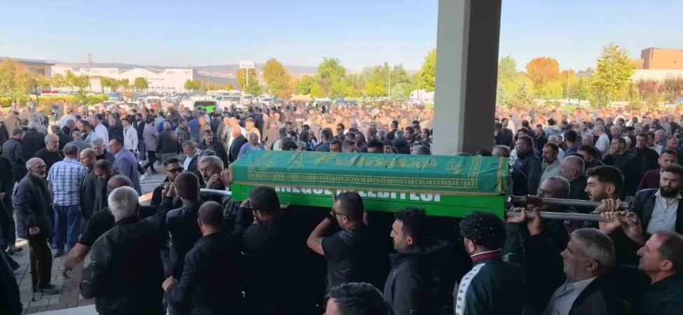 İnegöl'deki iş kazasında hayatını kaybeden iş yeri sahibi son yolculuğuna uğurlandı